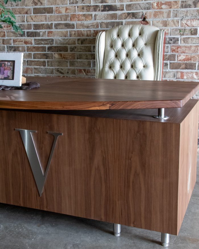 Veitchii Floating Desk with Custom Metal Inlay Initial - Image 2